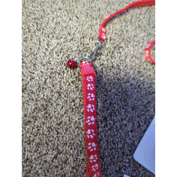 Lot of 5 Cat Supplies New or Like New - Dish, Collar, Leash, Ball Toys, Can Lids - Picture 7 of 9